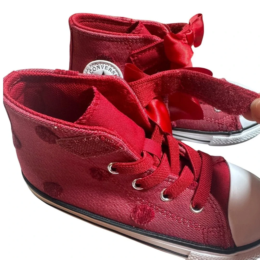 Converse brand model